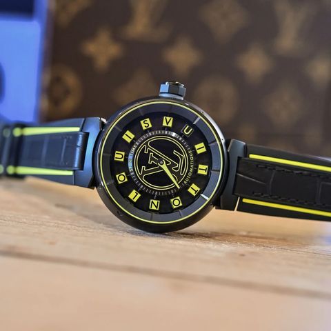 Los relojes Louis Vuitton de 2022 hacen girar el tiempo (literalmente)