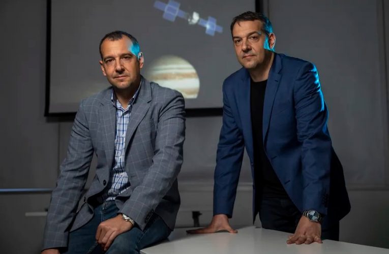 Dos gemelos argentinos trabajan en una misión para investigar las lunas de Júpiter