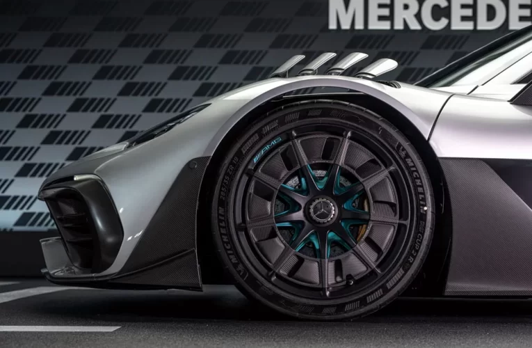 La tecnología de Fórmula 1 pisa la calle con Mercedes-AMG One.