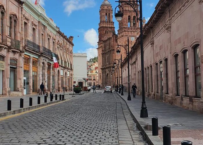 Reportan narcobloqueos y enfrentamientos armados en Fresnillo, Zacatecas