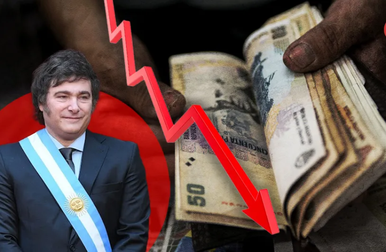 Javier Milei devalúa moneda argentina más de 50%, a 800 pesos por dólar