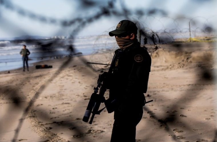 Patrulla Fronteriza confisca cargamento de armas que pretendía pasar a México