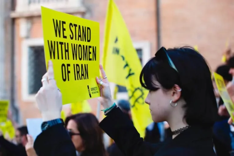 IRÁN DEFIENDE CIFRAS OFICIALES TRAS PROTESTAS Y CRECE PRESIÓN INTERNACIONAL