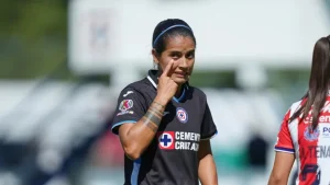 MEXICANA DENUNCIA ABANDONO EN FUTBOL DE ALBANIA TRAS GRAVE LESIÓN