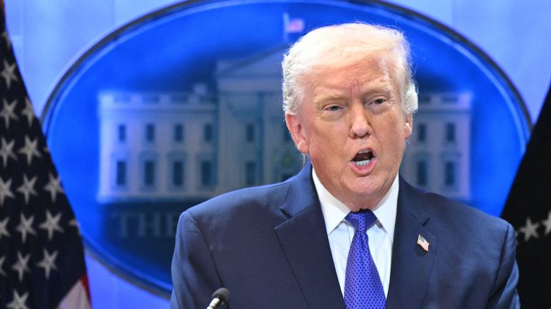 TRUMP ELEVA ARANCELES GLOBALES AL 15% Y ABRE NUEVA DISPUTA LEGAL